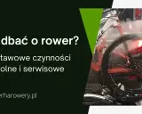 Czyszczenie roweru to podstawa, by o niego dbać. Woda spływa po ramie i kołach, przywracając blask.