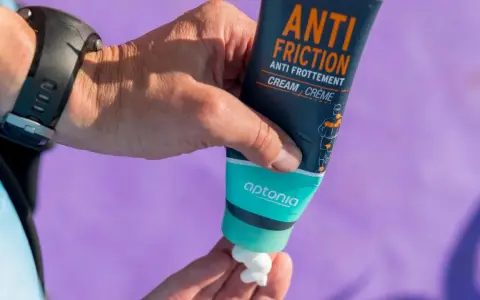 Krem Aptonia Anti Friction, idealny co na obtarte uda. Zapobiega otarciom podczas wysiłku.
