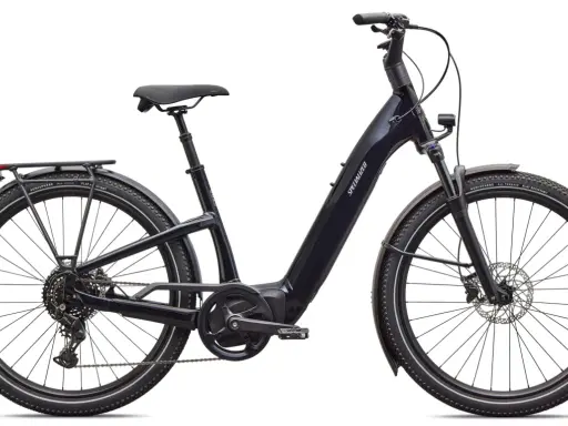 Elegancki, ciemnogranatowy rower elektryczny od renomowanego producenta rowerów elektrycznych. Idealny do miasta i na wycieczki.