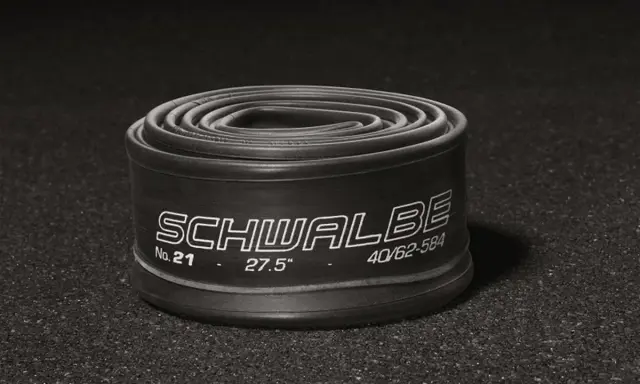 Zwinięta dętka Schwalbe 27.5" 40/62-584, idealna do opony 700x40c.