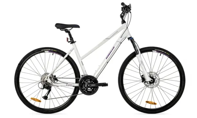 Biały rower Wheeler Cross 6.3, idealny do miejskich wypraw i lekkiego terenu. Wheeler to marka rowerów z Tajwanu.