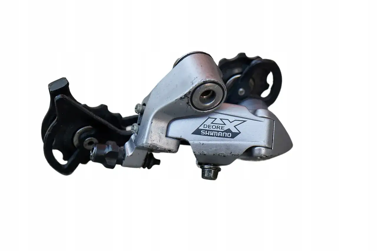 Przerzutka tylna Shimano Deore LX, gotowa na kolejne przygody na szlaku.